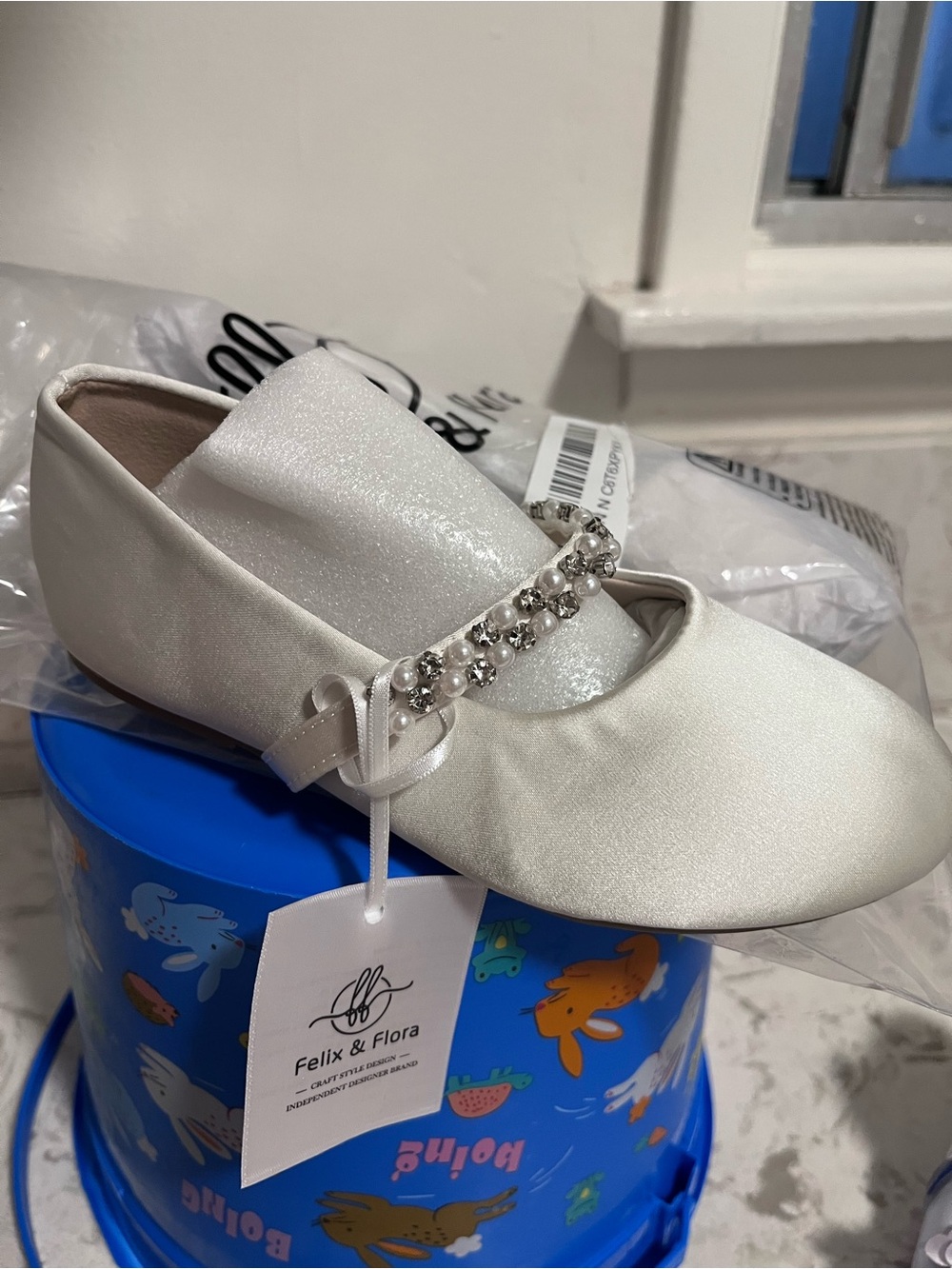 Girls' White Satin Pearl-Embellished Dress Shoe